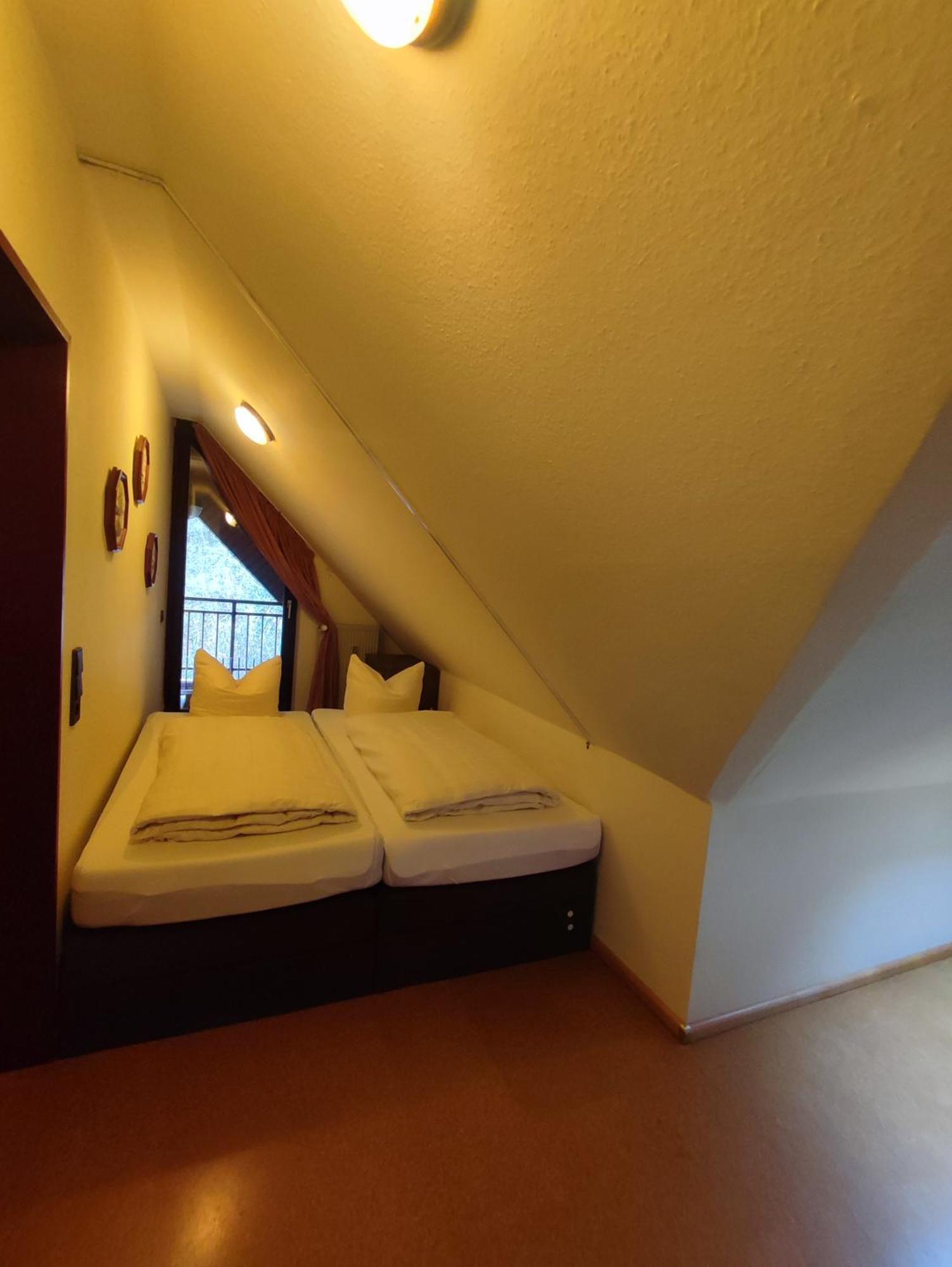 Panorama Oase Ferienwohnung Mit Blick Auf Mosel Und Reichsburg Кохем Экстерьер фото
